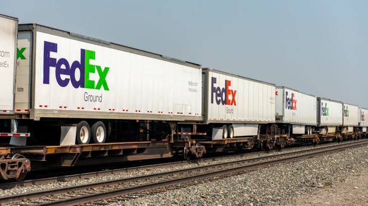 Stocks making the biggest moves midday: Super Micro, Cracker Barrel, Robinhood Markets, truckers & more
