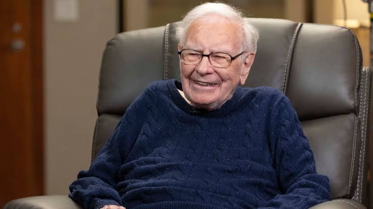 Two unexpected revelations in Warren Buffett's CNBC interview