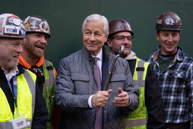 JPMorgan CEO Jamie Dimon says 300,000 workers are needed for American shipbuilding—jobs paying $100K