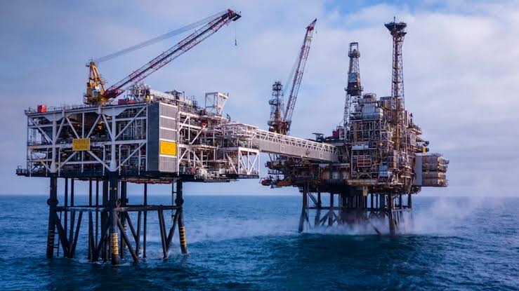 Brent crude slips as Qatar, Pakistan announce 60-day roadmap for U.S.-Iran deal