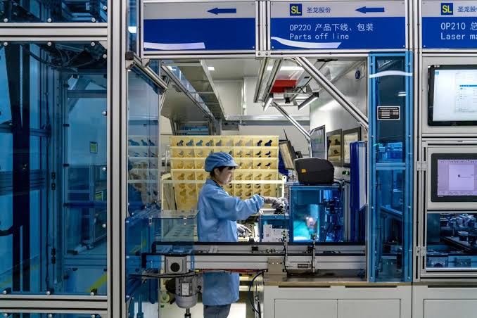 China’s GDP Growth Weakens to 4.3%, Below Official Target Range