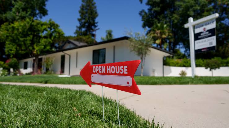 Mortgage rates hit highest level in nearly a year