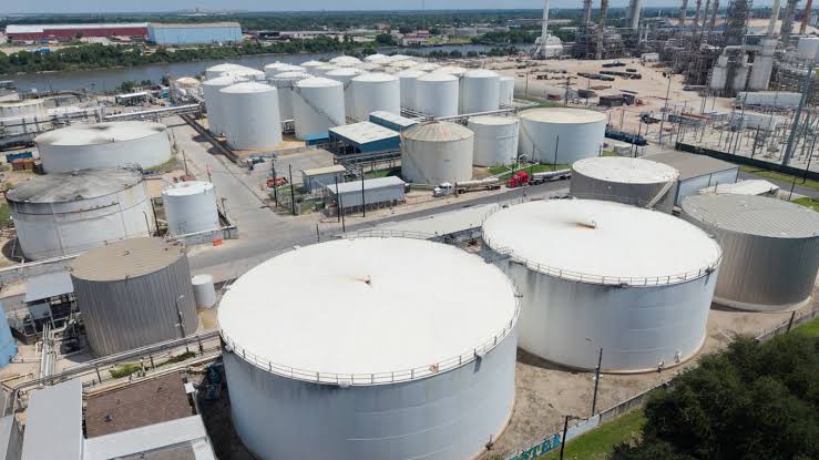 Oil prices mixed as U.S. military strikes against Iran cloud Middle East peace prospects
