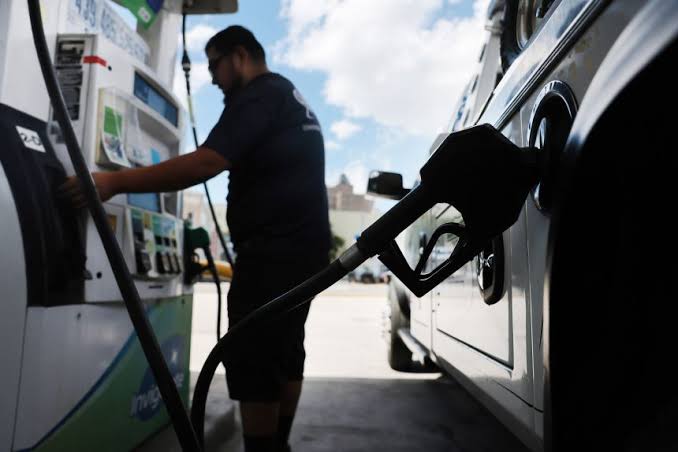 Consumer sentiment rises for the first time in three months