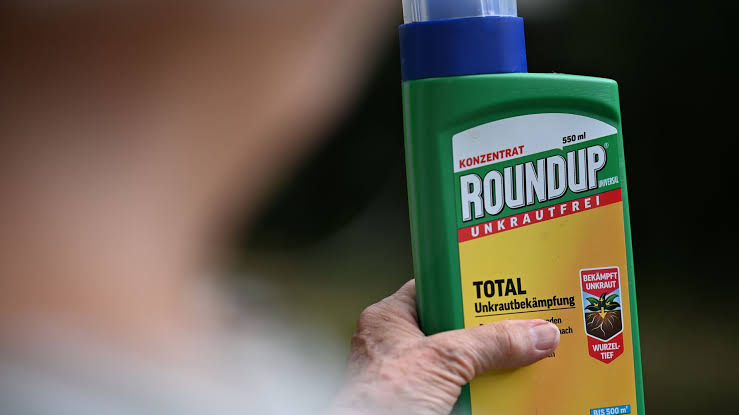 MAHA activists mobilize over weedkiller case