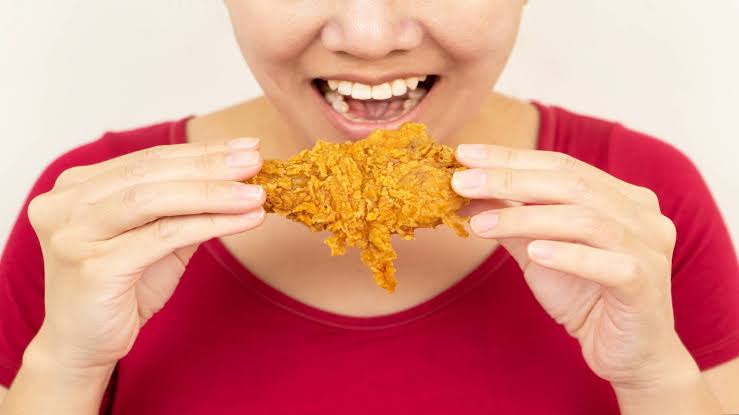 Bankrupt fried chicken chain franchisee closes more locations