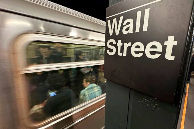 Oil prices keep spurting higher, but US stocks hold near their records