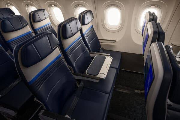 United Airlines Will Soon Let You Take Over the Middle Seat, for a Price