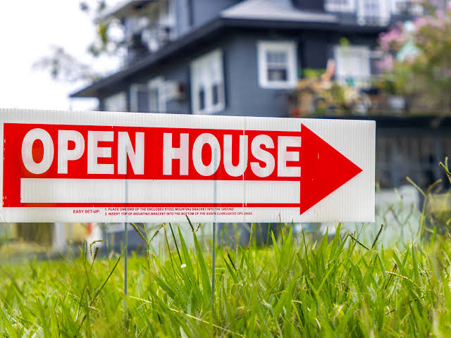 Americans confront shifting reality after mortgage rate news