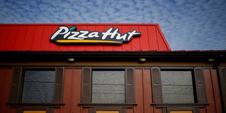 Pizza Hut Lost in the U.S. Now It’s Selling for $2.7 Billion.