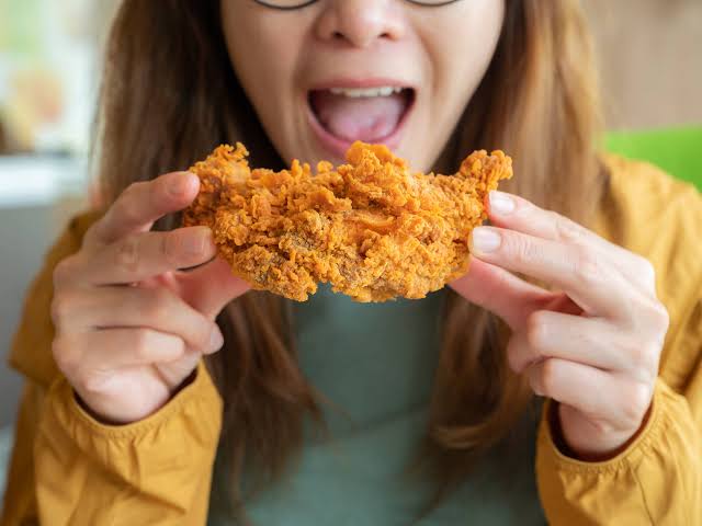 Bankrupt fried chicken chain franchisee sells last 23 locations