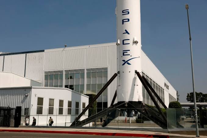 SpaceX Stock Drops on Ballooning AI Bill