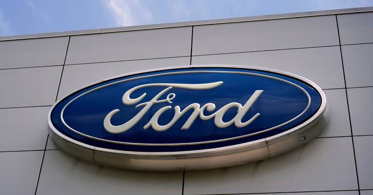 Ford recalls nearly 423,000 vehicles over windshield wiper issue