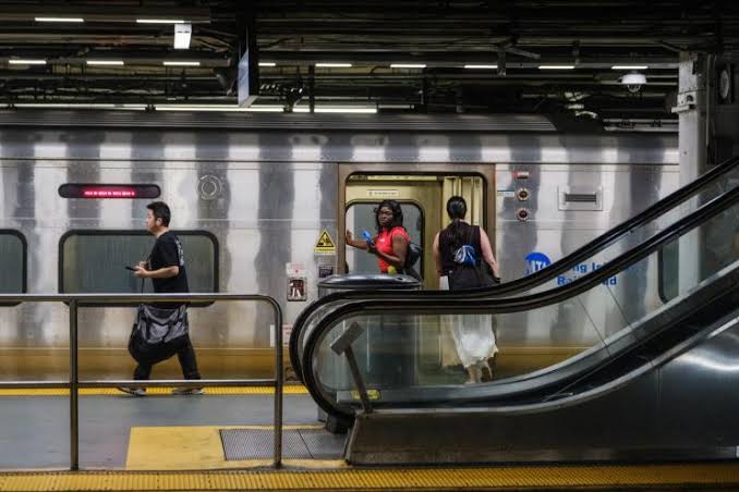 LIRR strike draws Hochul a roadmap for the true fight still to come