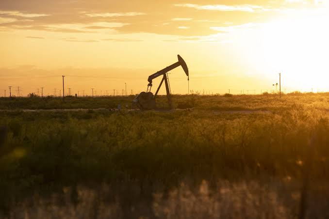 Oil Holds Gains as Iran Stokes Inflation Worries: Markets Wrap