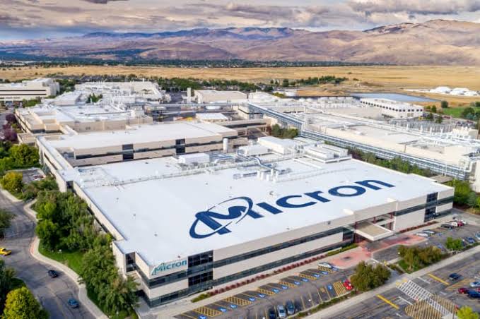 Micron Stock Tumbles Further After Entering Bear Market