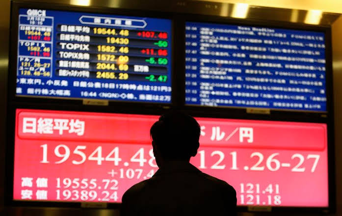 Asia stocks slide as chip rout hits Korea, Japan