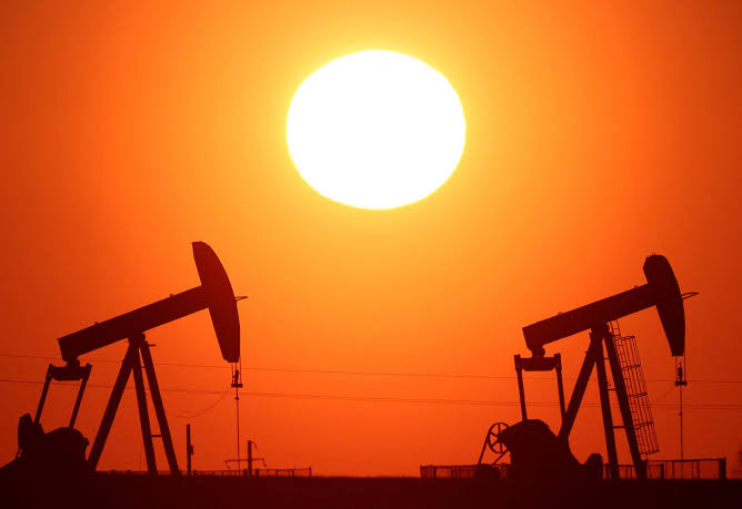 Brent oil tops $90 as US, Iran intensify attacks in Middle East