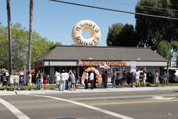 Historic LA shop's arrival sparks Bay Area doughnut war