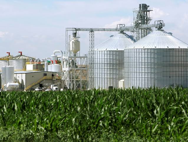 US refining group says record biofuel quotas may worsen Iran war price spike