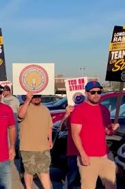 Live Updates: LIRR Strike Drags Out Monday Commute to and From NYC With No Deal in Sight