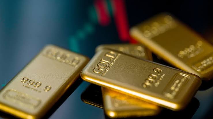 Gold losses ease after worst quarter in 13 years as interest rate fears hit bullion