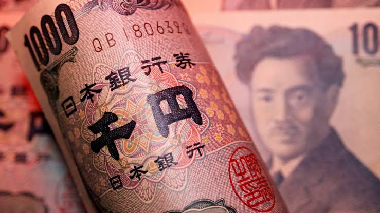 Yen weakens to 40-year low
