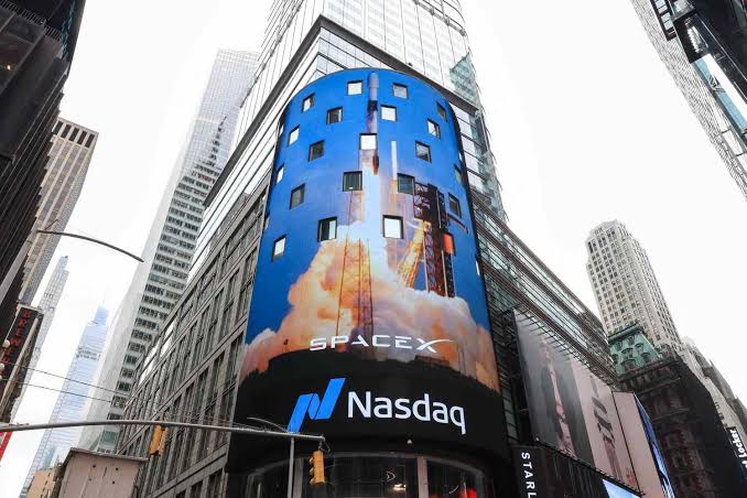 SpaceX Stock Joins Major Index Funds—What Regular Investors Need to Know Now