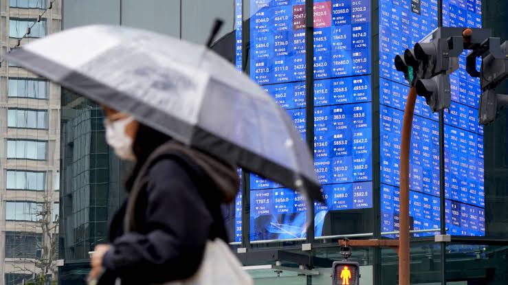 South Korea stocks fall over 5% as tech heavyweights follow plunge in Wall Street's AI-linked names