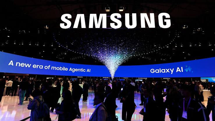 Samsung Electronics, SK Hynix shares tumble over 9% as chip rout spreads from Wall Street