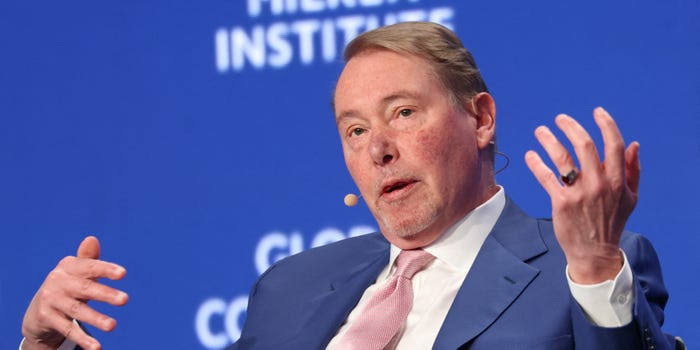 'Bond King' Jeff Gundlach says no rate cuts are coming and investors should load up on cash, gold, and real assets