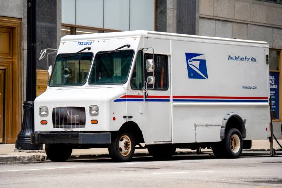 U.S. Postal Service reports $2.5 billion quarterly loss