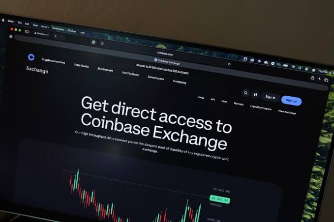 Coinbase, Robinhood Stocks Lose Momentum After Big Crypto Bill Win