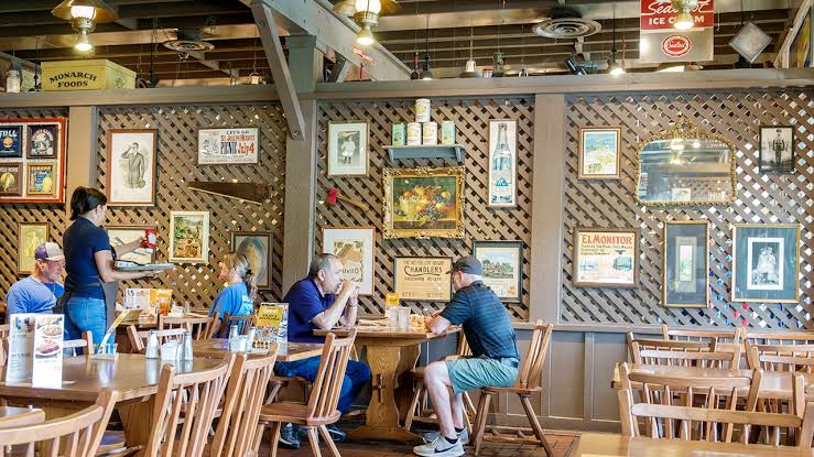 Cracker Barrel comeback gains steam as loyal customer says return visit 'felt like coming home'