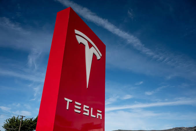 Tesla Short Sellers Mint $4 Billion Profit as Shares Nosedive