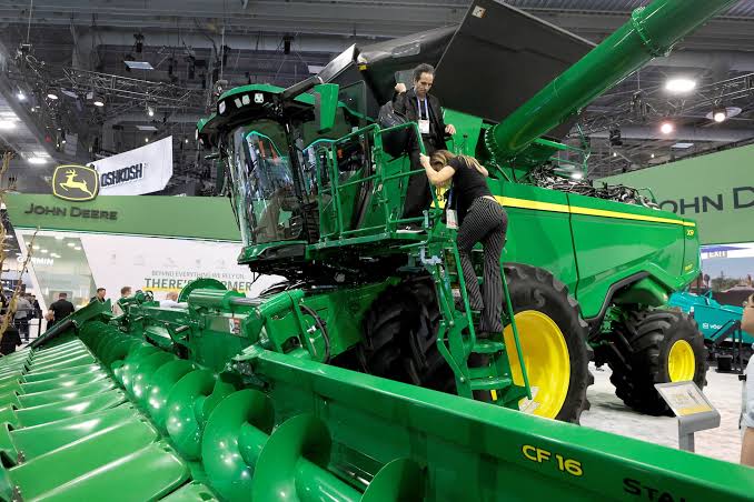 Deere settles lawsuit by US FTC, states over equipment repair restrictions