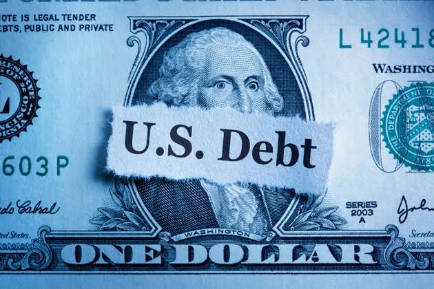 U.S. federal debt hits 100% of GDP, but Washington keeps spending (TLT:NASDAQ)