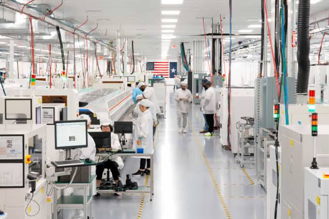 Apple’s $30 Billion Chip Deal Boosts Broadcom Stock