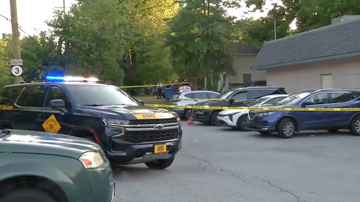 Woman shot in parking lot of pizza shop in Delaware