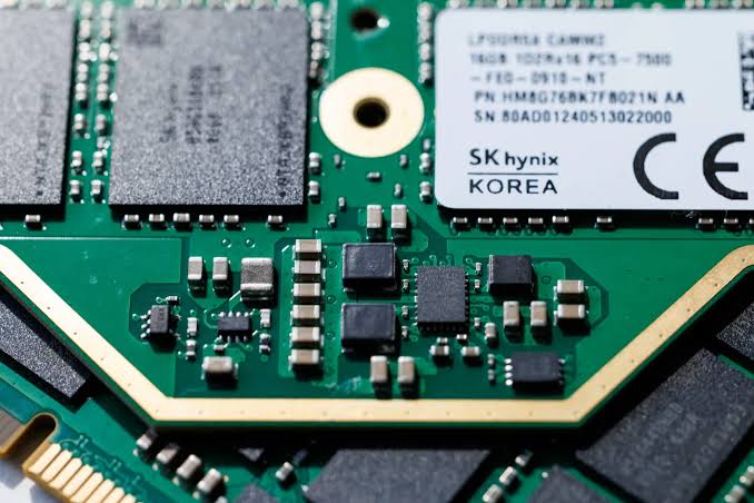 Samsung, SK Hynix to Ink Large Chip Supply Deals With US Firms