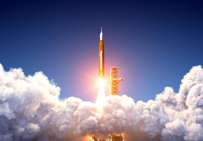 SpaceX Will Join the Nasdaq-100 on July 7. Here's What a $10,000 Investment Could Be Worth in December, According to History.
