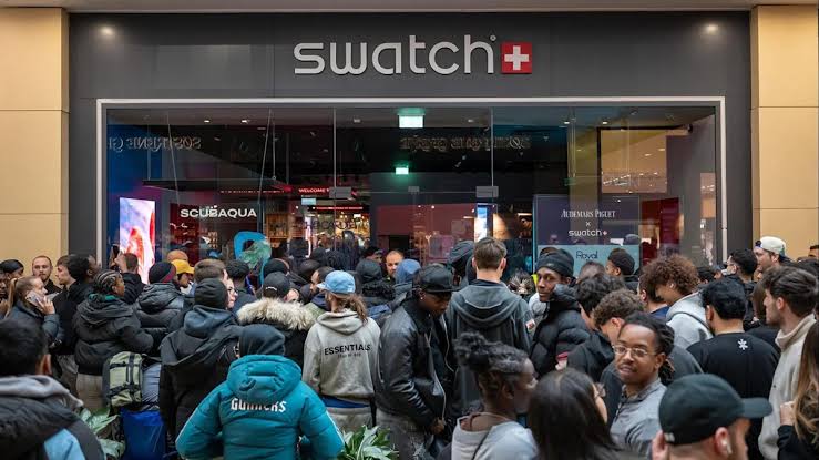 Shopping frenzy over special edition Swatch pocket watch