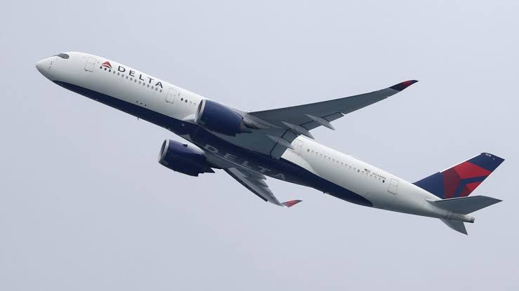 'Bring 'em on': Delta wants United's crown over the Pacific, too