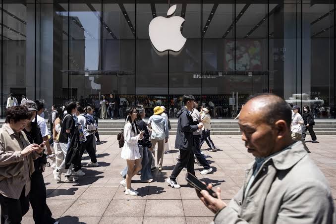 Apple’s Sweeping Price Increases Bring Home the Costs of the AI Era