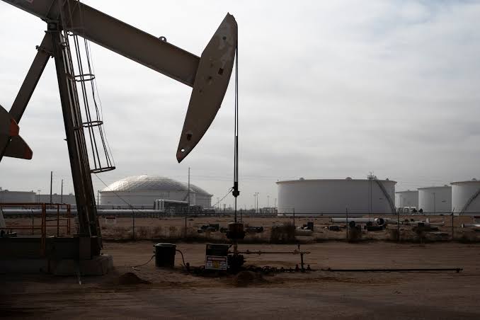 Oil prices turn lower as investors assess outlook for US-Iran peace talks