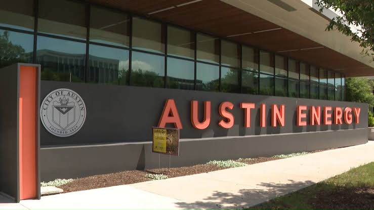 Downtown Austin residents question timing of planned overnight power outage amid July heat