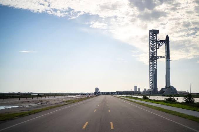 SpaceX Stock Closes At Fresh Low After Seven Straight Days Of Losses