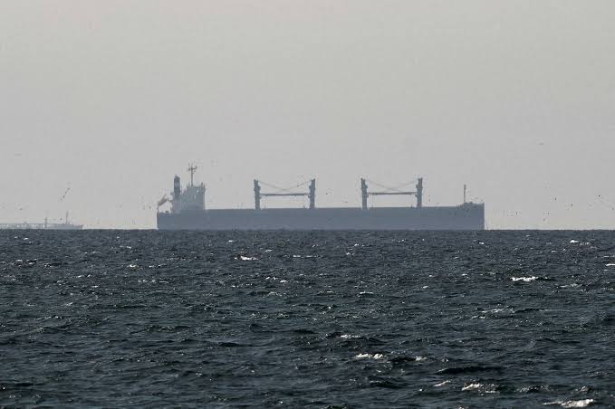 Oil rises in choppy trade; US, Iran rhetoric heats up