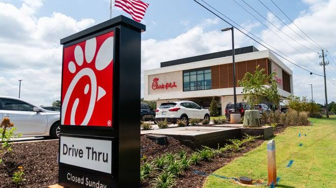 Chick-fil-A's reign is over. See who is now the top fast food chain
