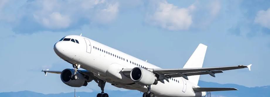 Is United (UAL) Turning Extra-Space Economy Seats Into a Durable Premium-Brand Advantage?